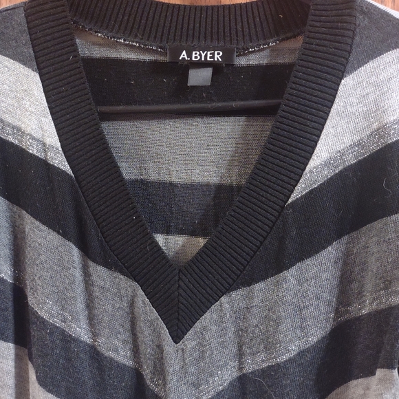 Silver and Black Dress Shirt - Picture 2 of 3